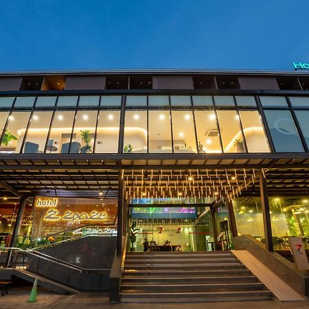 Hotel Z Zpaze Банкок Екстериор снимка