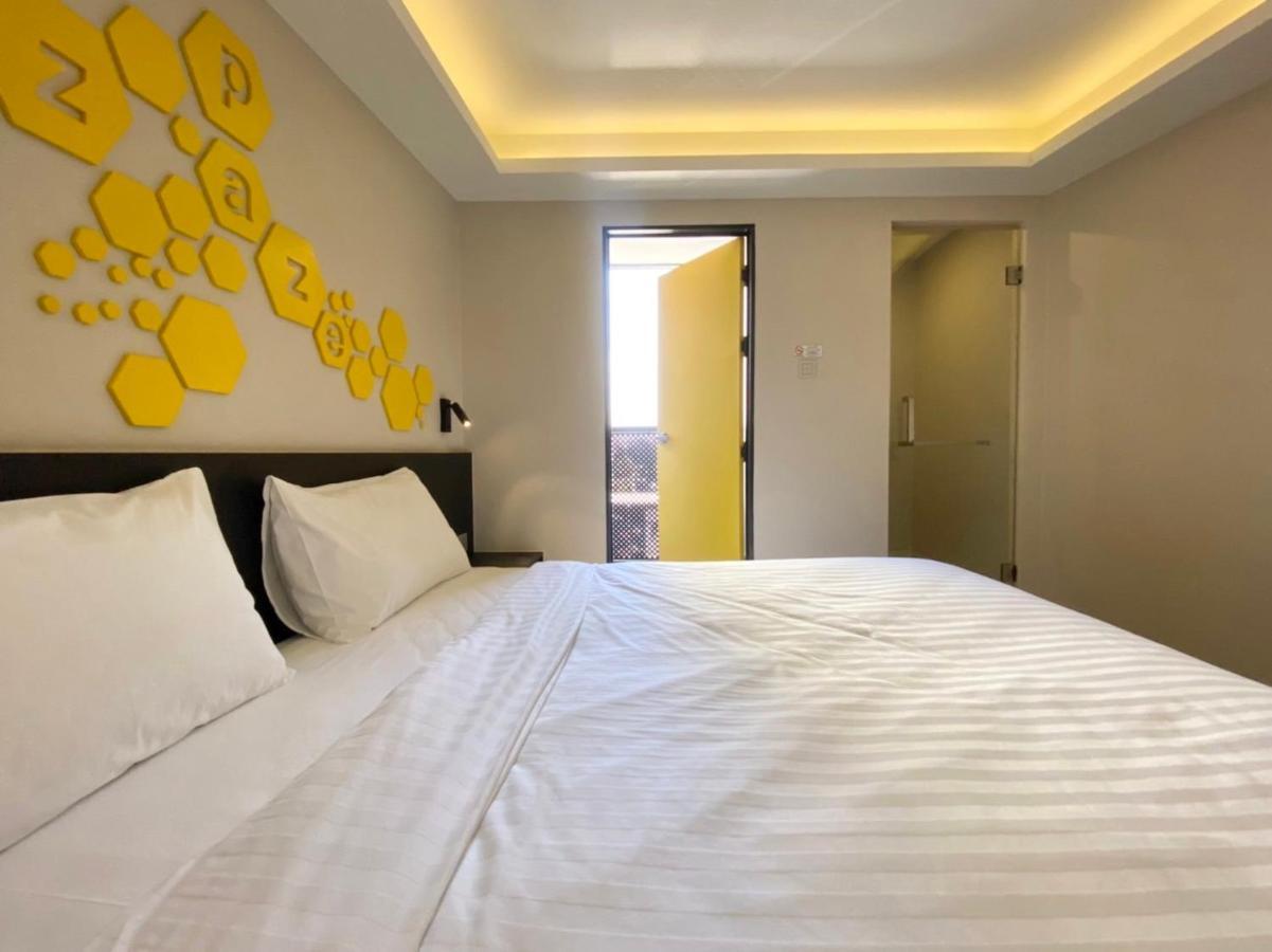 Hotel Z Zpaze Банкок Екстериор снимка