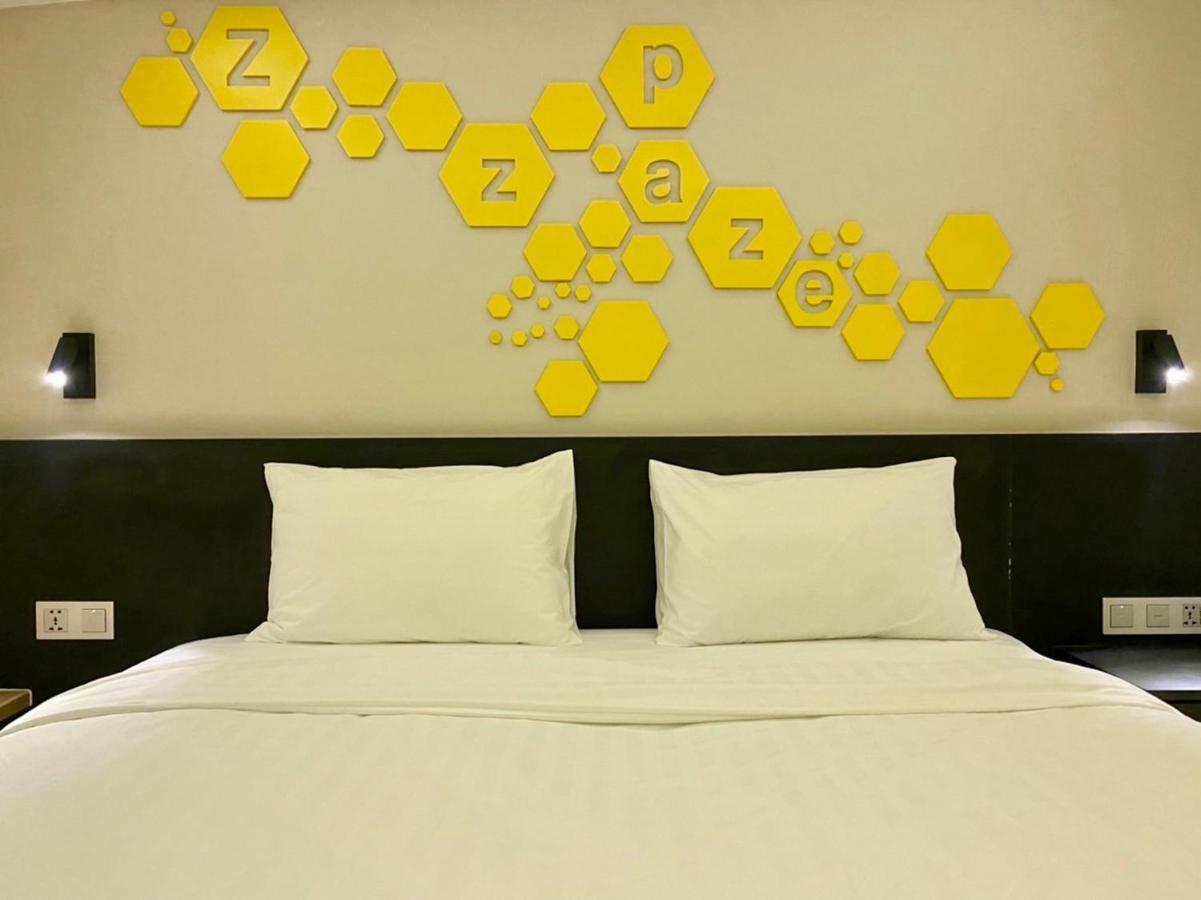 Hotel Z Zpaze Банкок Екстериор снимка