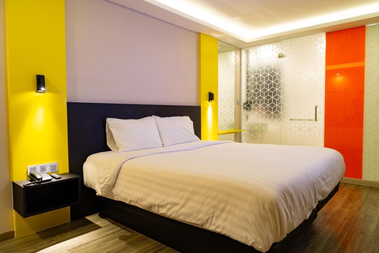 Hotel Z Zpaze Банкок Екстериор снимка