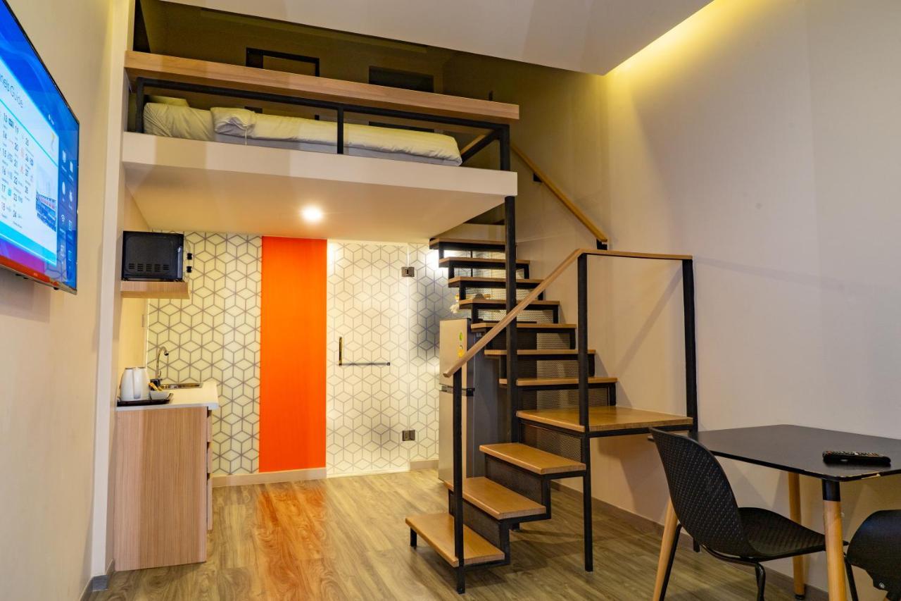 Hotel Z Zpaze Банкок Екстериор снимка