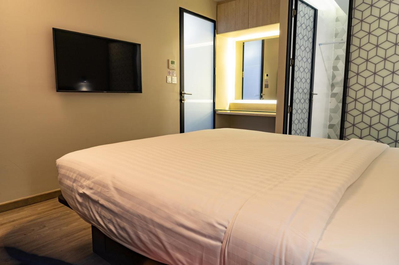 Hotel Z Zpaze Банкок Екстериор снимка