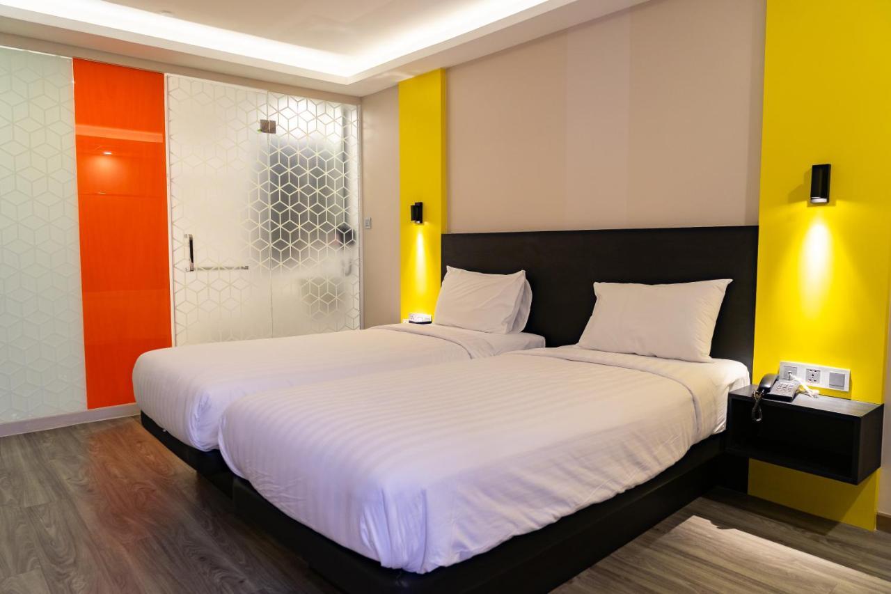 Hotel Z Zpaze Банкок Екстериор снимка
