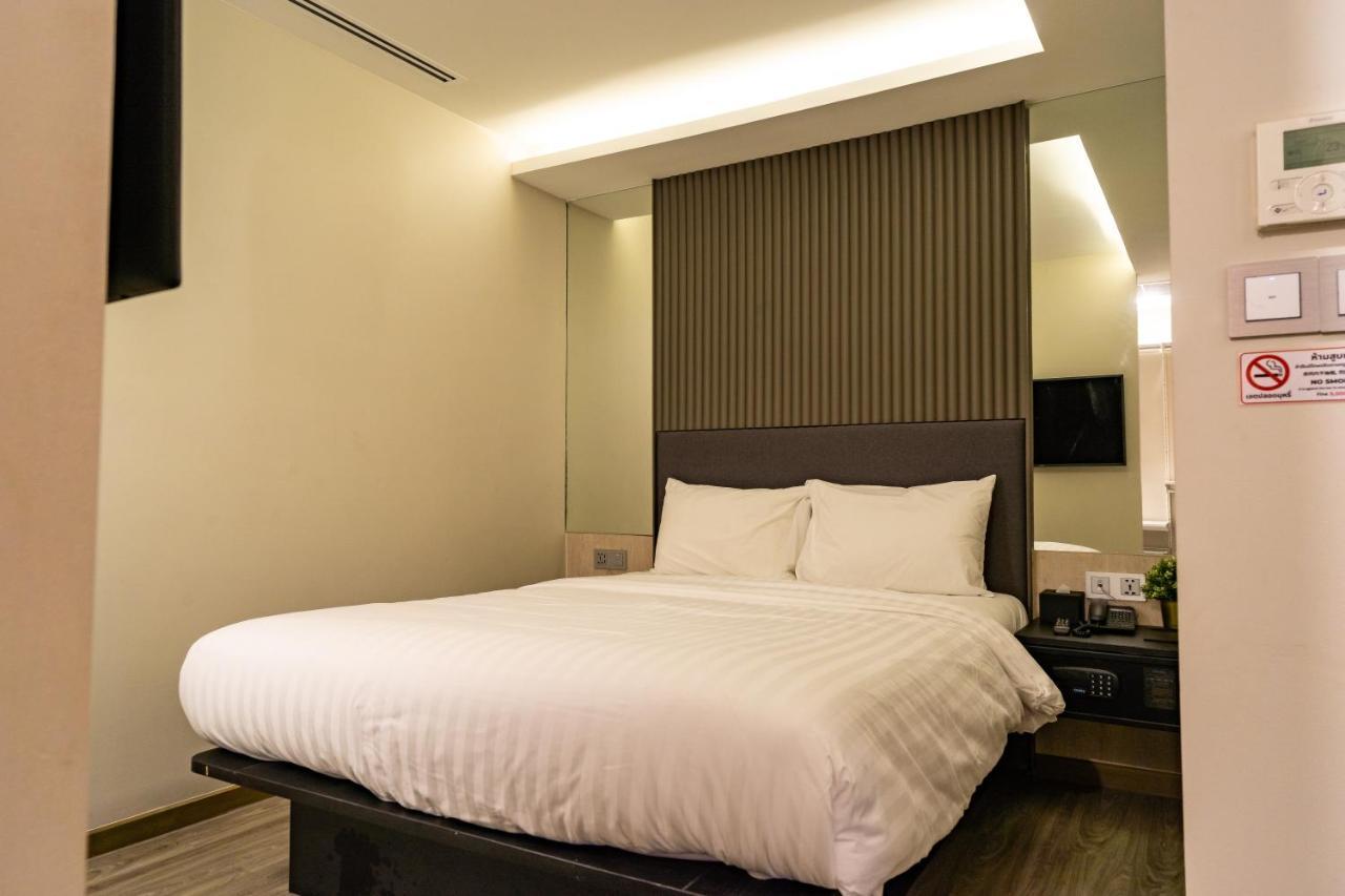 Hotel Z Zpaze Банкок Екстериор снимка
