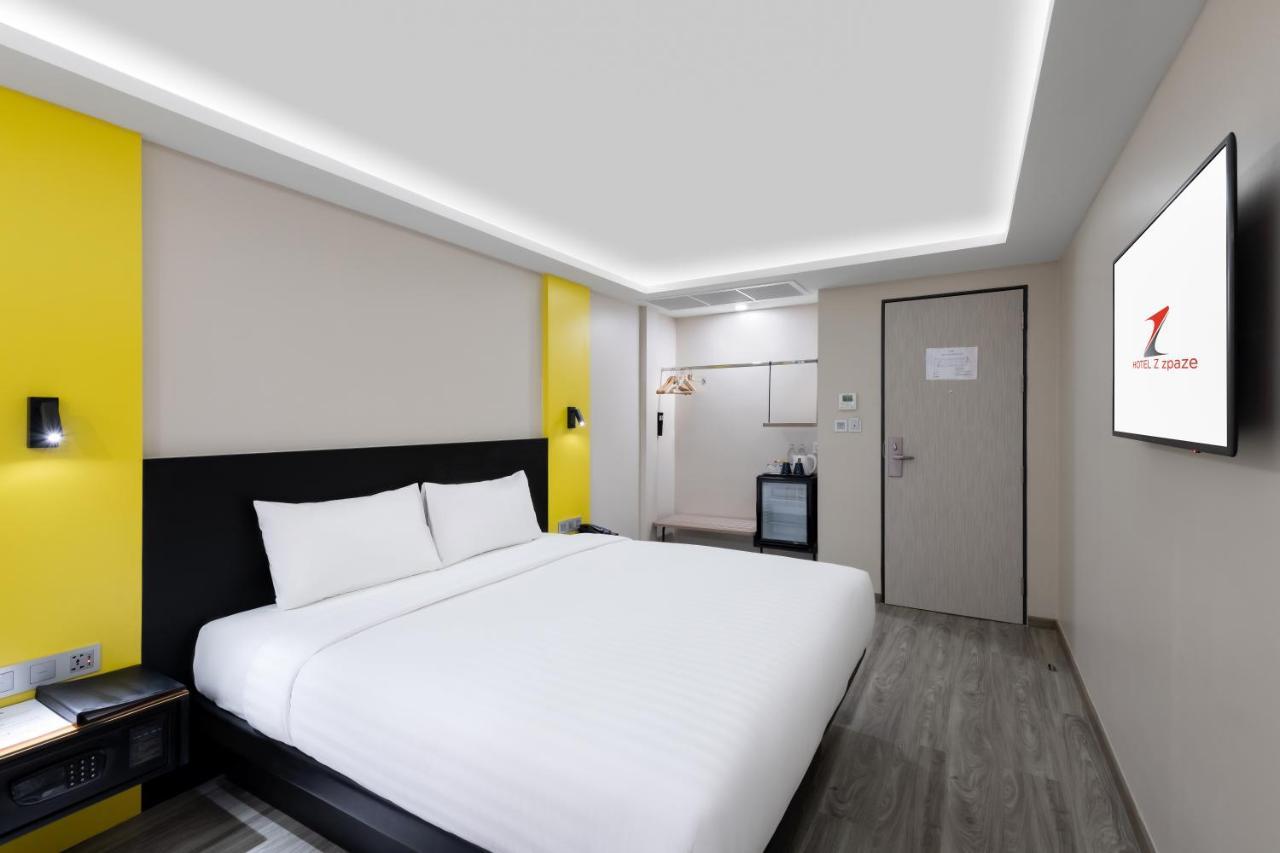 Hotel Z Zpaze Банкок Екстериор снимка